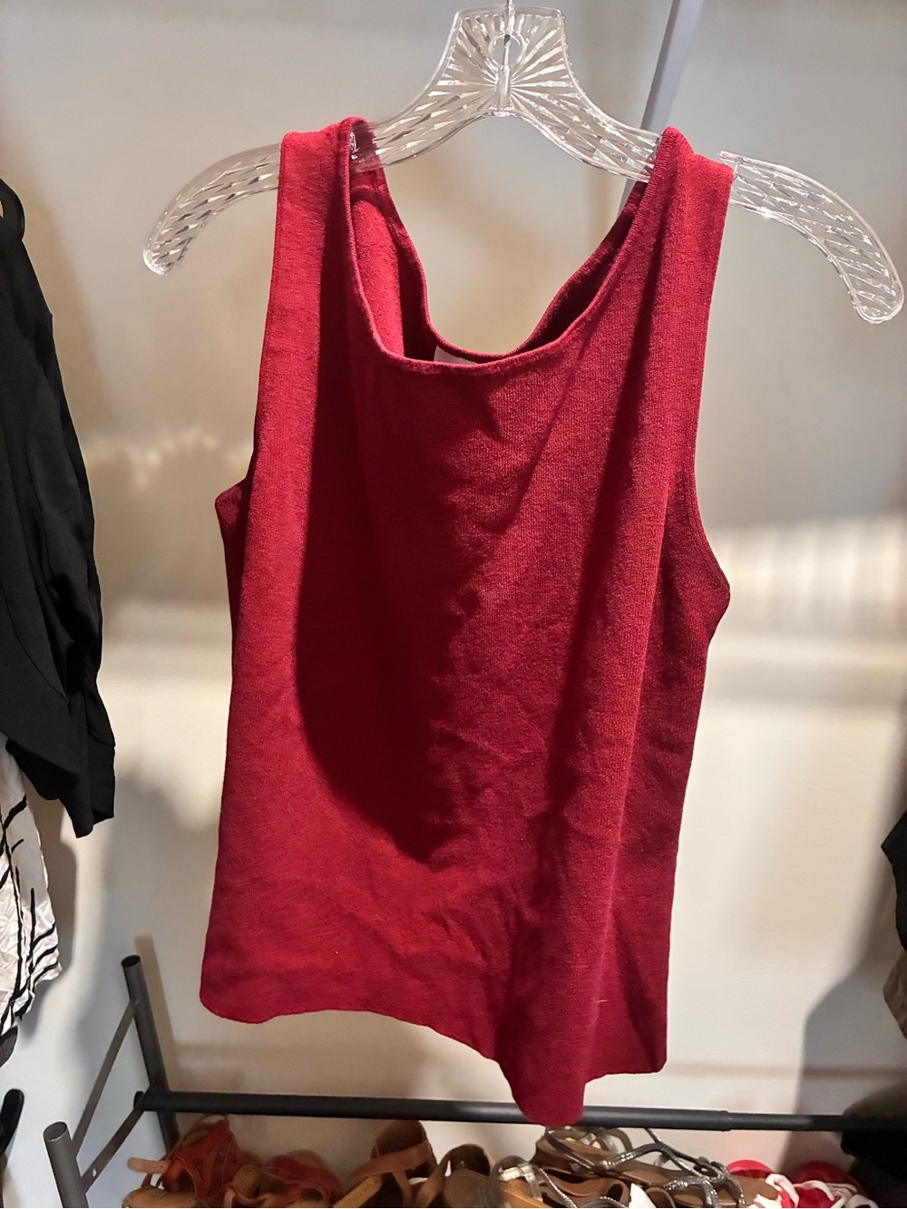 LOFT Sleeveless Scoop-Neck Tank Top - Deep Red